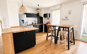 Cosy T2 de 50 m² Centre-Ville avec Garage&Balcon